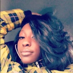 Meet your Posher, Malayka